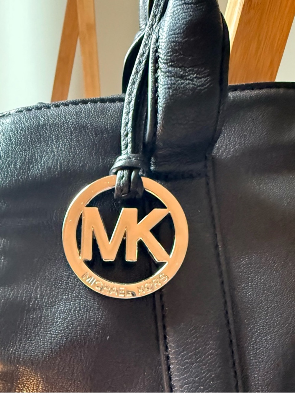 Michael Kors Black Leather Tippi Bag - Picture 3 of 7